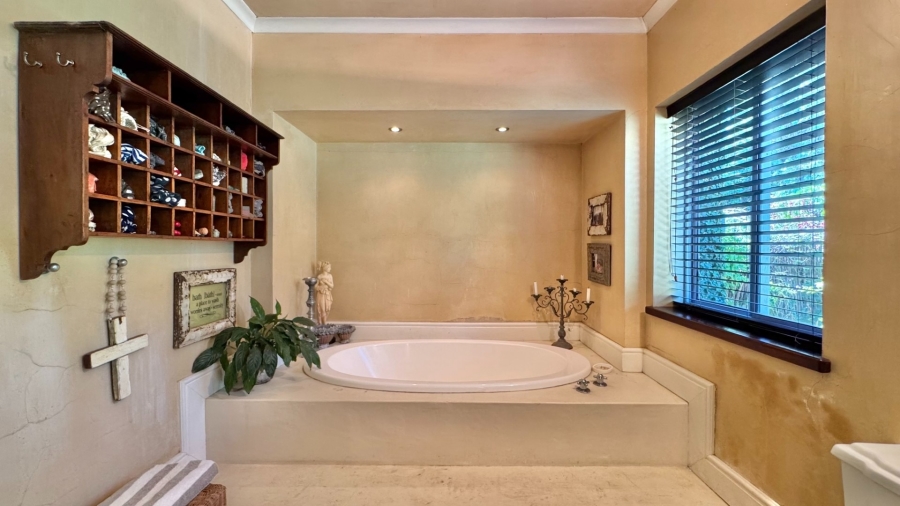 5 Bedroom Property for Sale in Caledon Western Cape